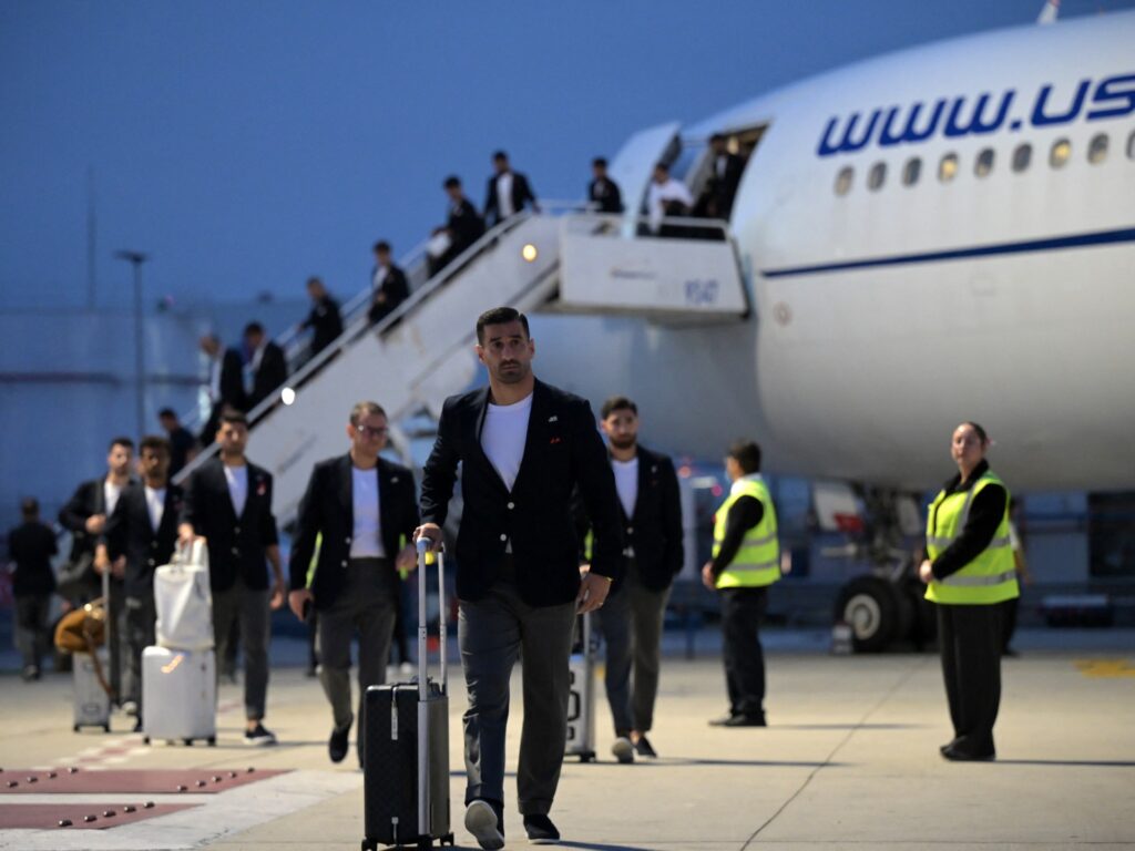 iran’s-world-cup-squad-lands-in-mexico-amid-us-visa-row