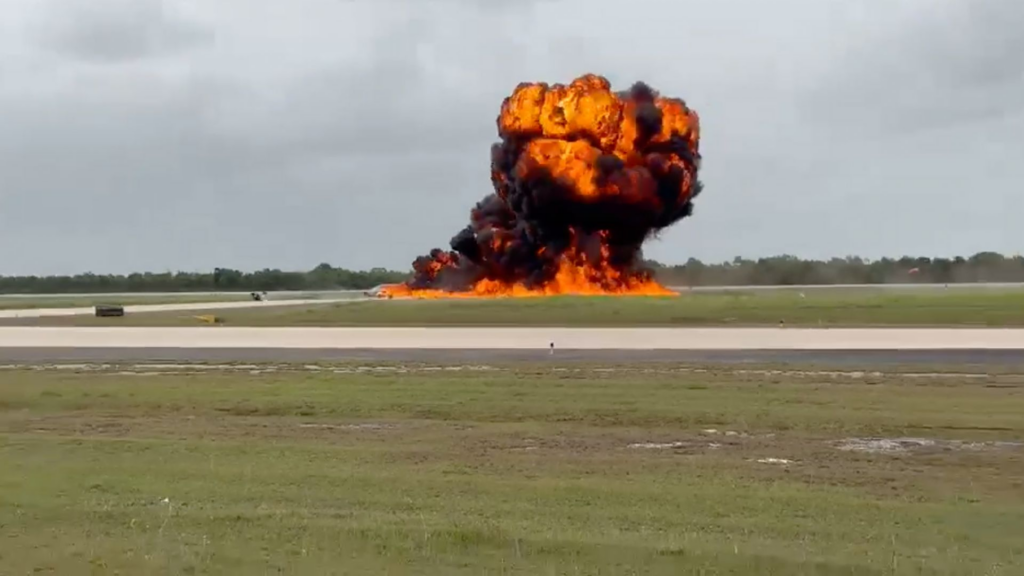 texas-bound-jet-crashes-during-emergency-landing-in-dominican-republic