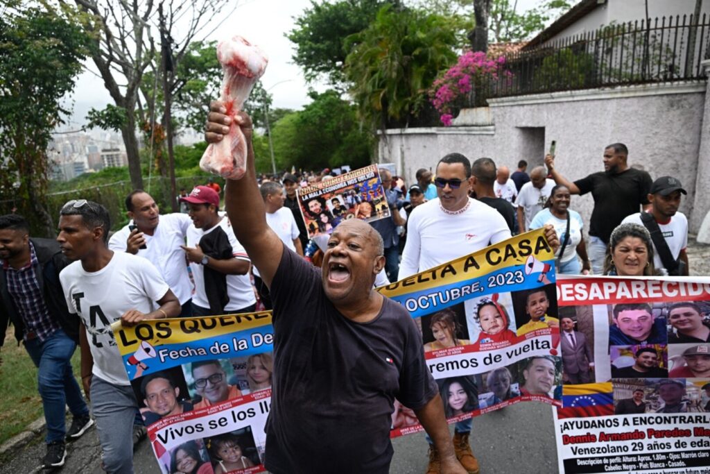 venezuelans-flood-capital-caracas-streets,-demanding-free-elections