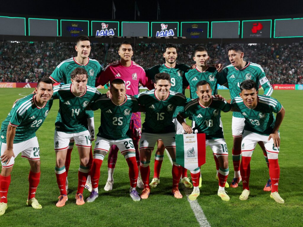 mexico-vs-south-africa:-world-cup-group-match-–-teams,-start-and-lineups