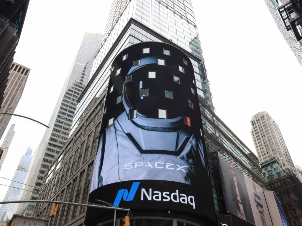 spacex-ipo-debuts-in-us-markets,-musk-becomes-world’s-first-trillionaire