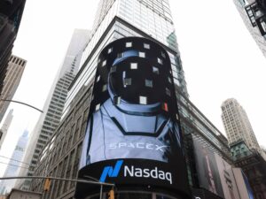 spacex-ipo-debuts-in-us-markets,-musk-becomes-world’s-first-trillionaire