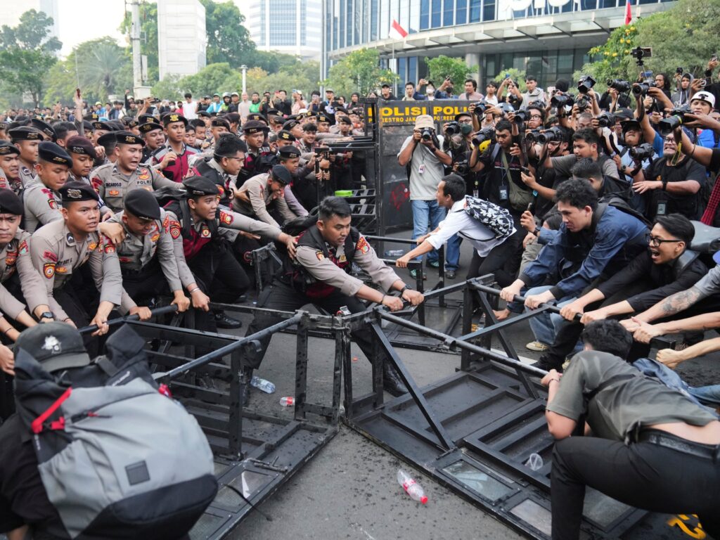 indonesian-students-protest-gov’t-policies-amid-economic-strain
