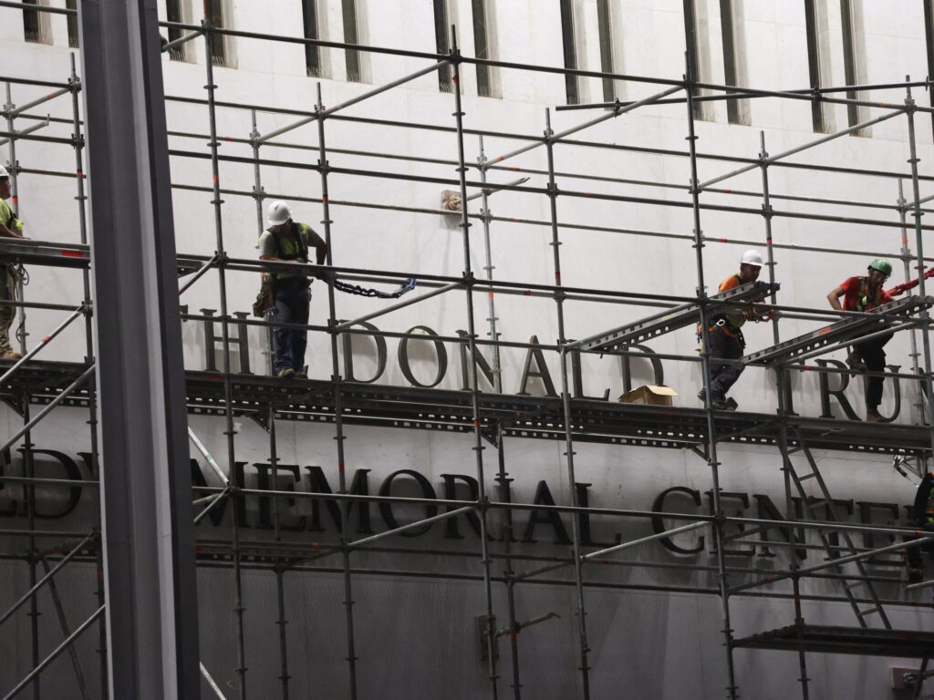 workers-remove-trump’s-name-from-kennedy-center-after-court-ruling