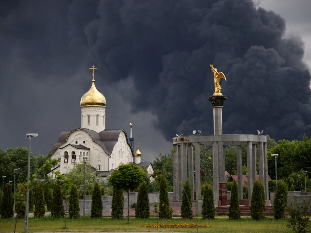 petrol-shortages-and-‘oil-rain’-bring-russia-ukraine-war-home-to-moscow