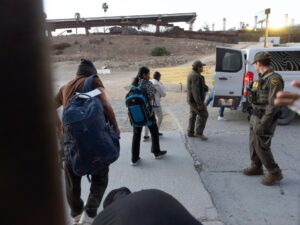 us-supreme-court-paves-way-for-government-to-block-asylum-seekers-at-border