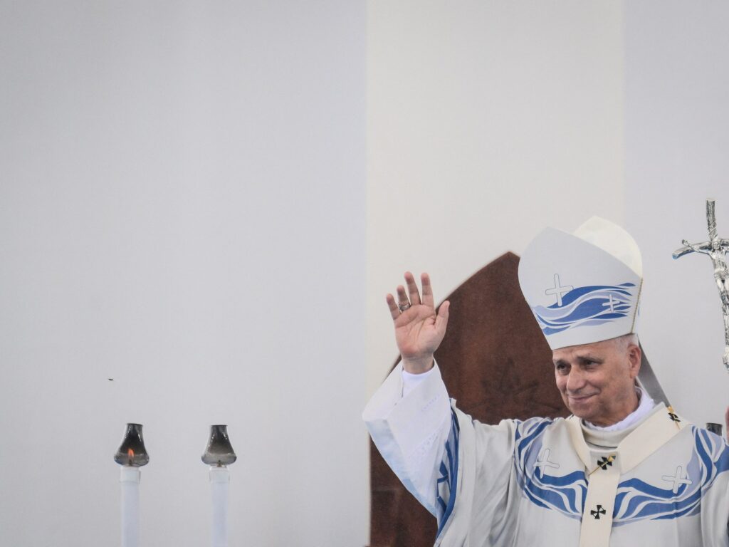 pope-leo-urges-migrant-protection,-integration-on-visit-to-lampedusa