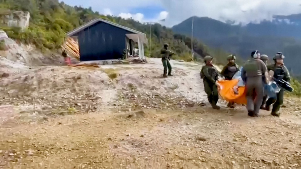 indonesian-army-recovers-us-pilot’s-body-from-papua
