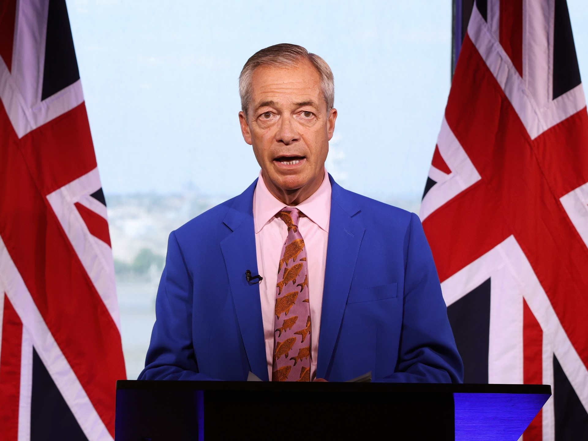 reform-uk’s-farage-resigns-as-mp-amid-funding-scandal,-forcing-by-election