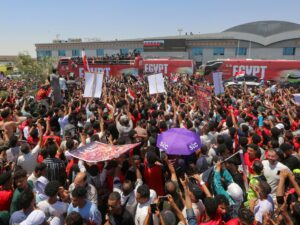 hundreds-give-hero’s-welcome-to-egypt-after-best-world-cup-run