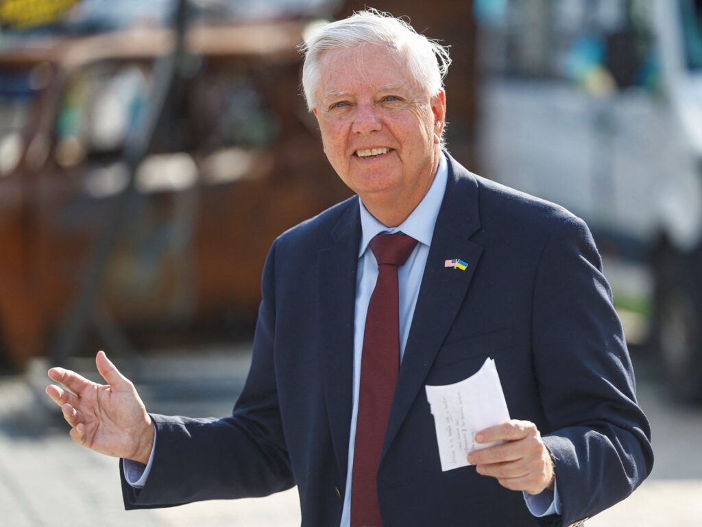 republican-lindsey-graham-dies-at-71:-world-leaders,-us-politicians-react