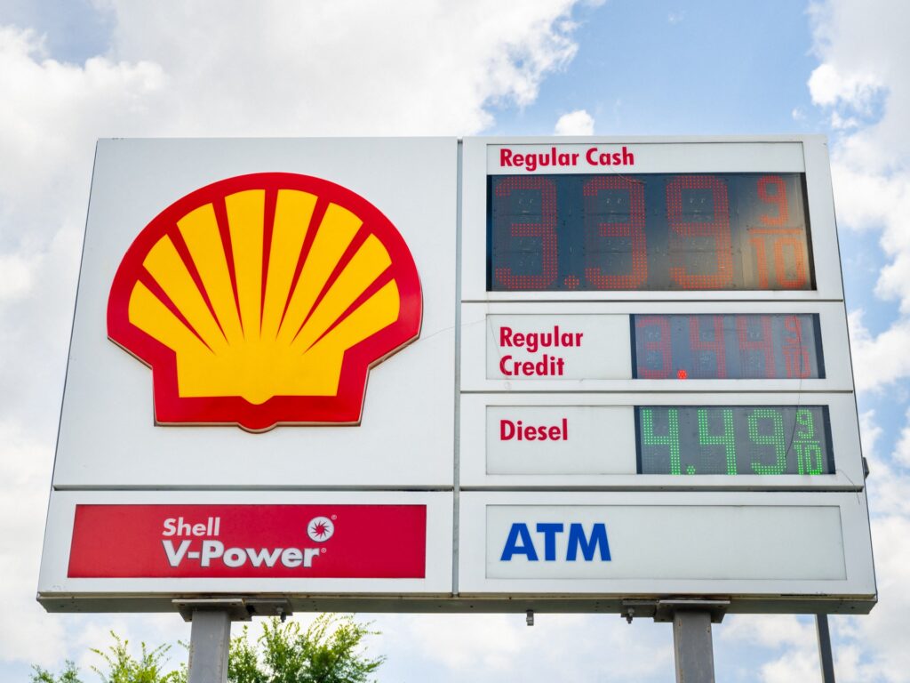 us-consumer-prices-drop-in-june-as-energy-costs-tumble
