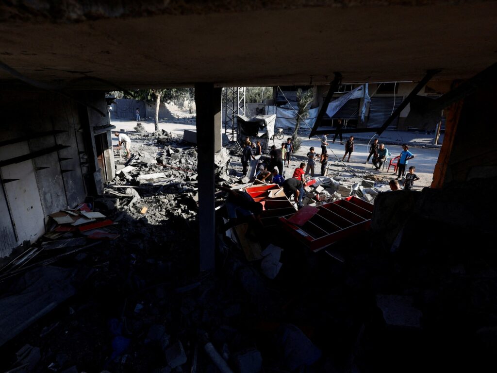 israeli-attacks-on-gaza-kill-14,-including-mourners-attending-funeral