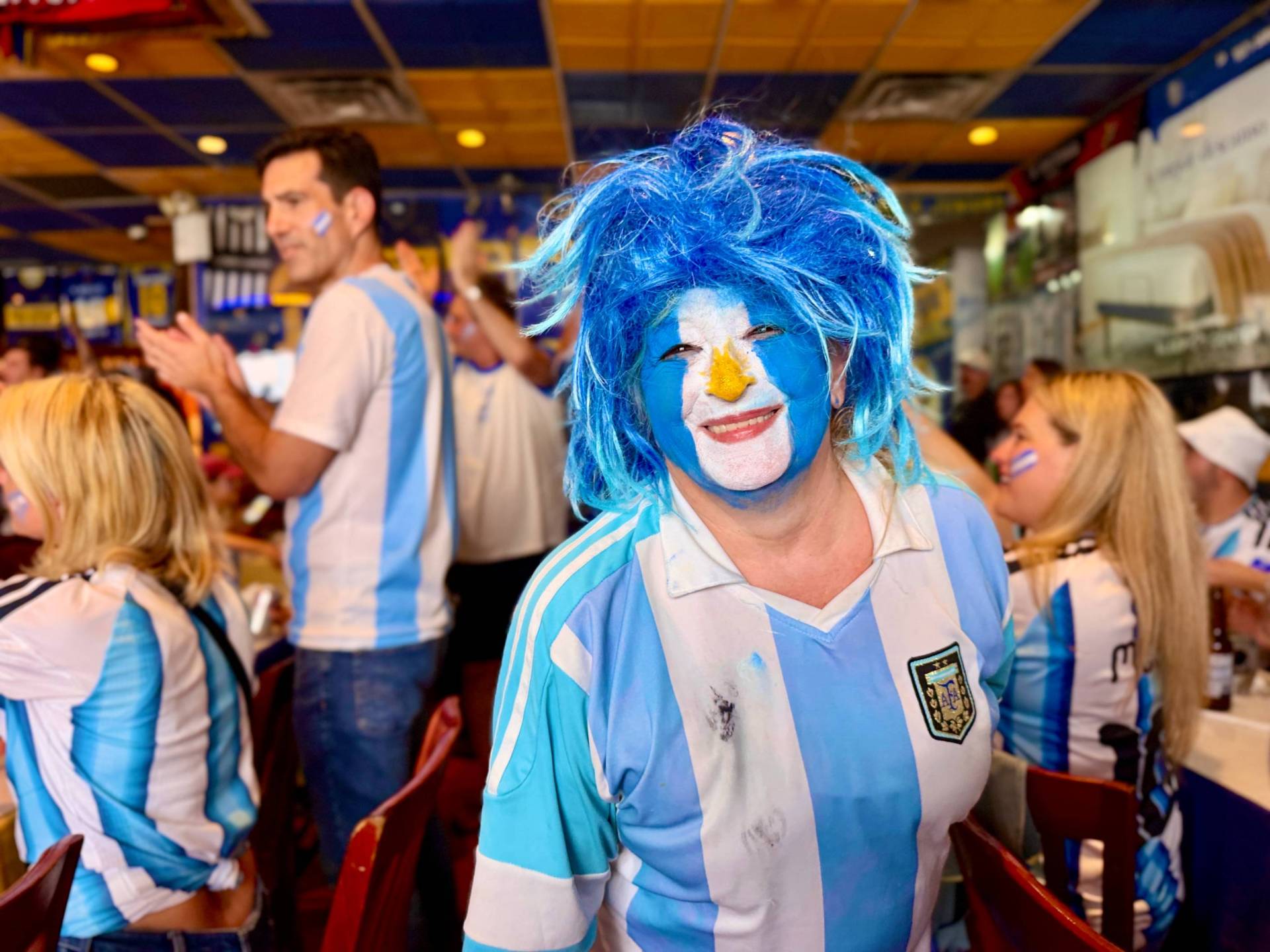 fans-light-up-nyc’s-little-argentina-ahead-of-spain-world-cup-final-clash