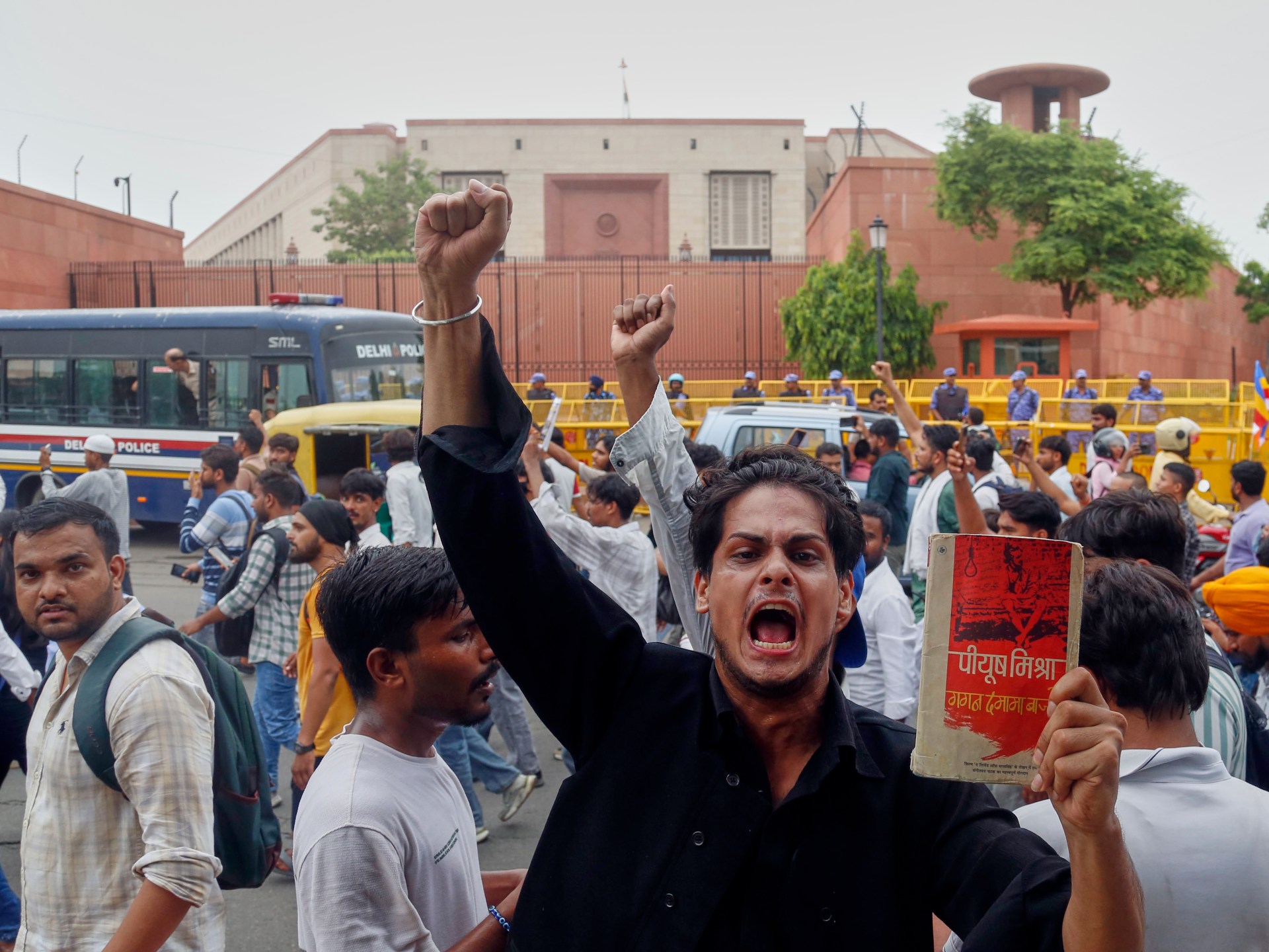 ‘now-or-never’:-students-defy-delhi-lockdown-to-march-on-india’s-parliament