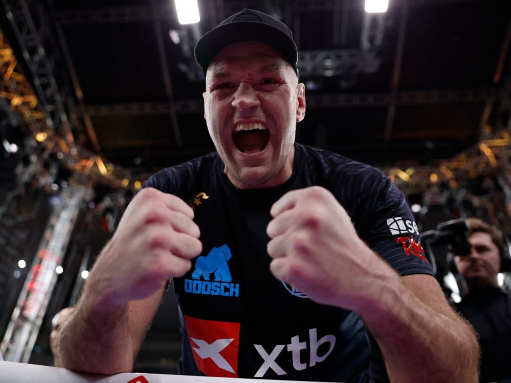 fury-dominates-wach-in-thailand-boxing-bout-ahead-of-joshua-showdown
