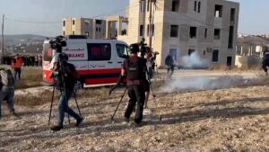 israeli-forces-tear-gas-journalists-reporting-nablus-shootout