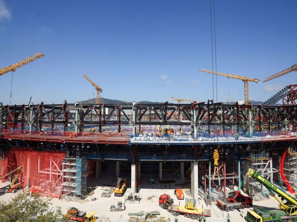 worker-dies-during-reconstruction-of-barcelona’s-camp-nou-stadium