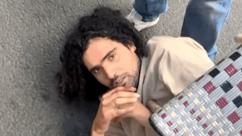video-shows-man-subdued-after-stabbing-three-women-in-paris