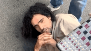 video-shows-man-subdued-after-stabbing-three-women-in-paris