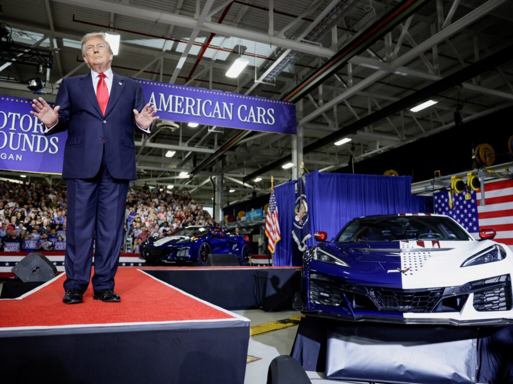 trump-takes-economic-message-to-michigan-amid-dwindling-popularity