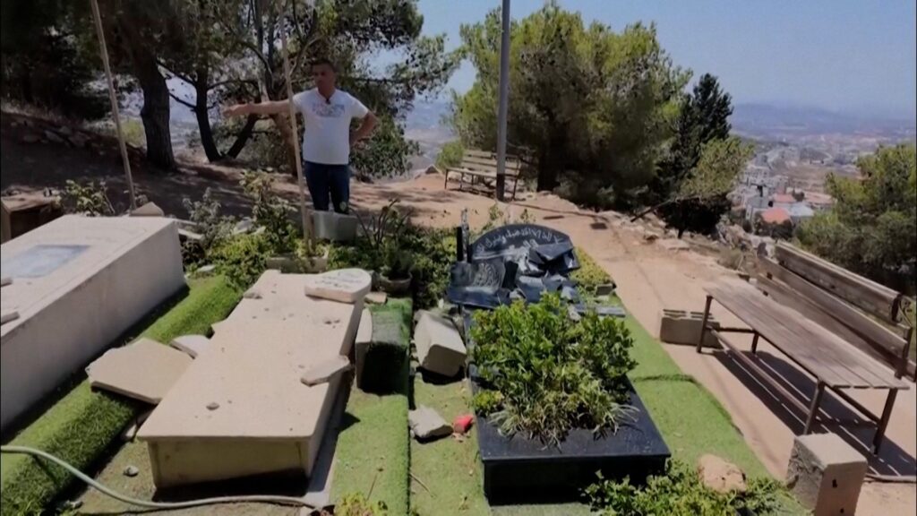 israeli-settlers-vandalise-palestinian-cemetery-in-west-bank