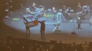 singapore-bans-uk-band-massive-attack-over-palestinian-flag