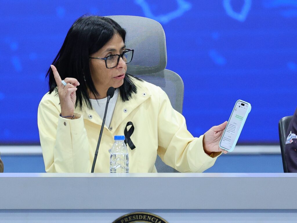 venezuela-and-the-dominican-republic-say-they-will-work-to-restore-ties
