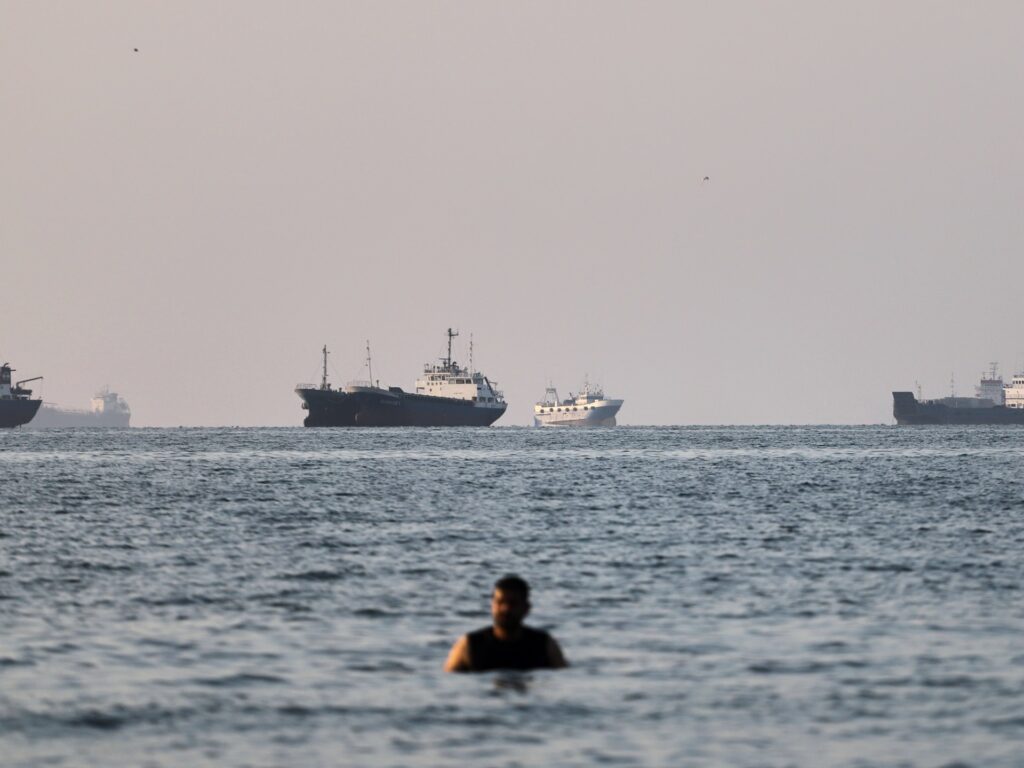 iran-war-live:-tehran-oman-talks-on-hormuz-‘positive’;-ship-hit-in-red-sea
