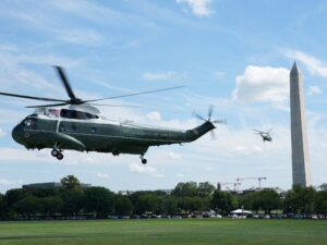 faa-says-trump’s-marine-one-briefly-flew-too-close-to-passenger-jet