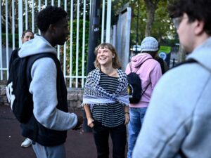 activist-greta-thunberg-joins-french-student-protests