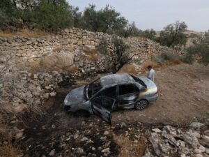 settlers-set-fire-to-mosque-in-west-bank-as-israeli-forces-raid-villages