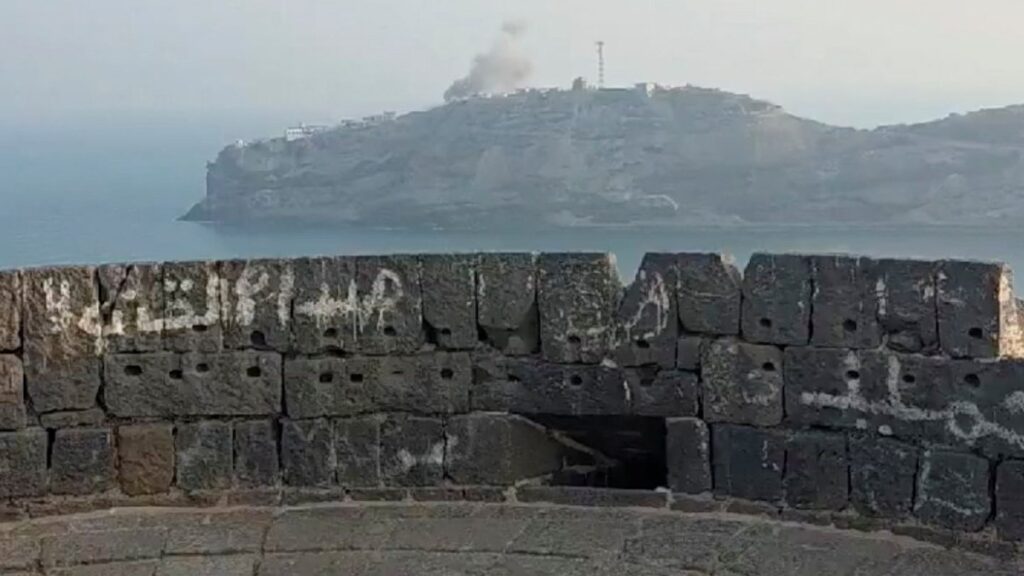 houthis-strike-yemen’s-aden:-what-that-means